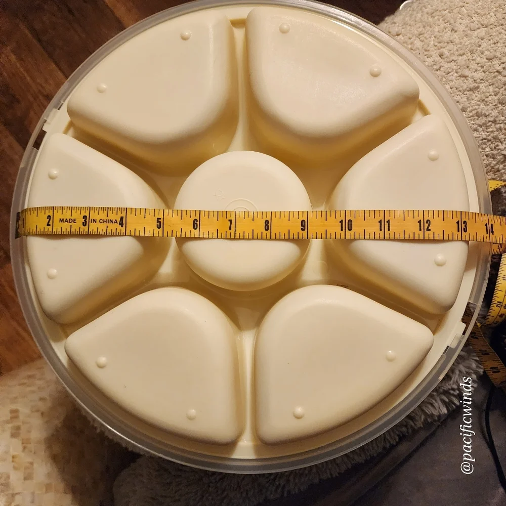 VINTAGE TUPPERWARE SERVING DISH    ☆